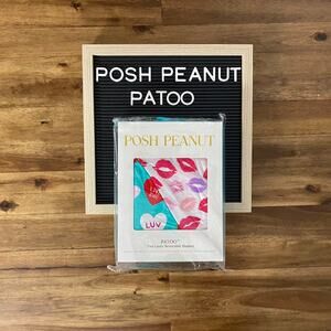 NIB Posh Peanut Blue White Heart Lips Lola & Valerie Valentines Patoo Blanket